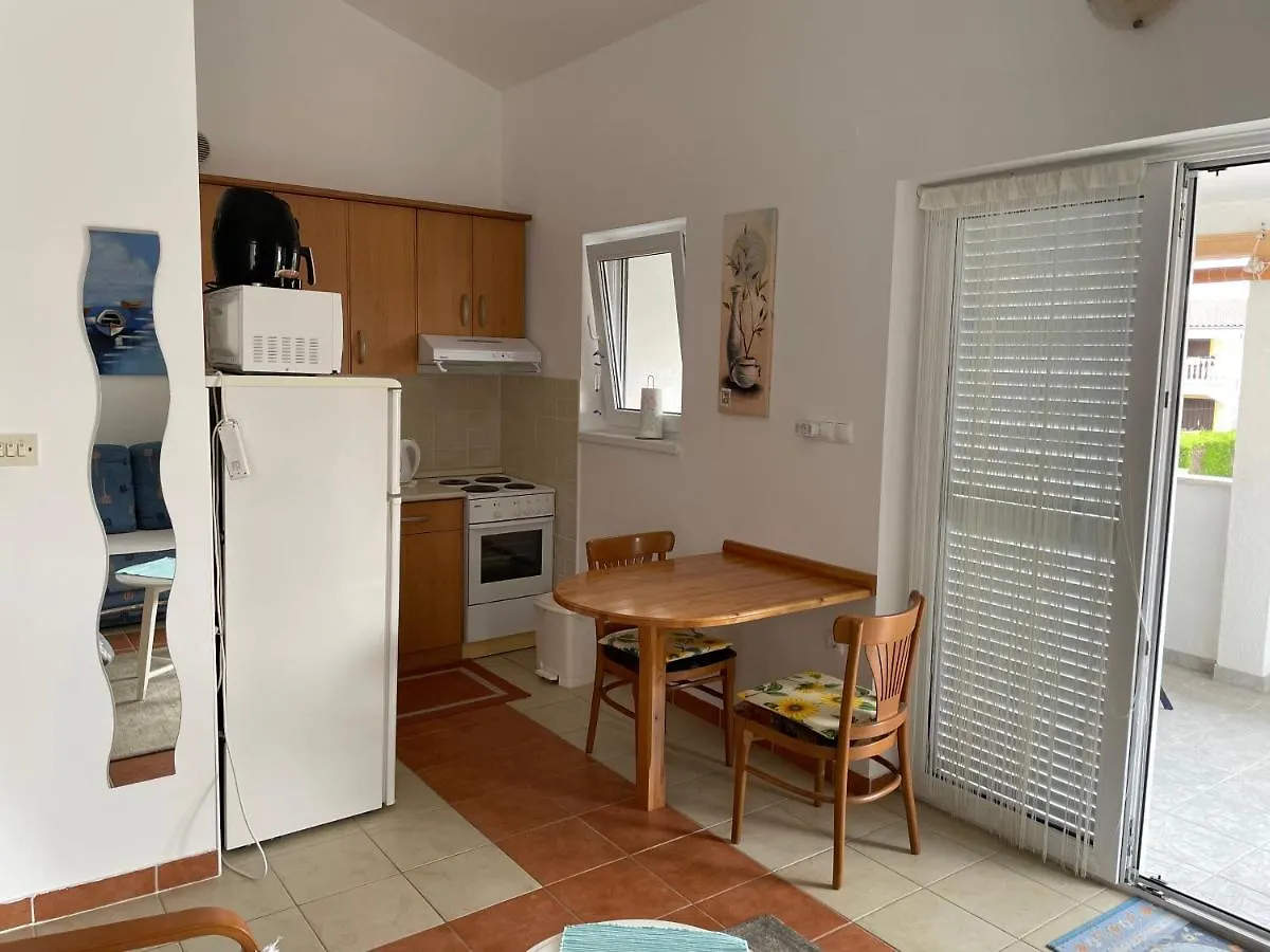 Apartment Near The Beach 0*, Privlaka (Zadar)